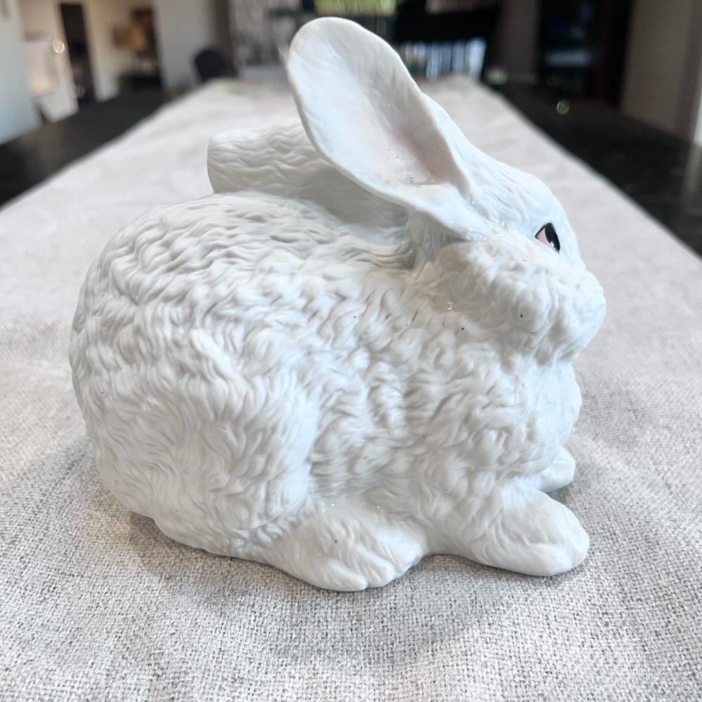 Flambro Vintage White Ceramic Bunny Rabbit Figurine Textured Taiwan ROC 5.5in - Picture 2 of 8